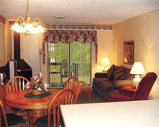 Hiawatha Manor At Lake Tansi Village Exterior foto